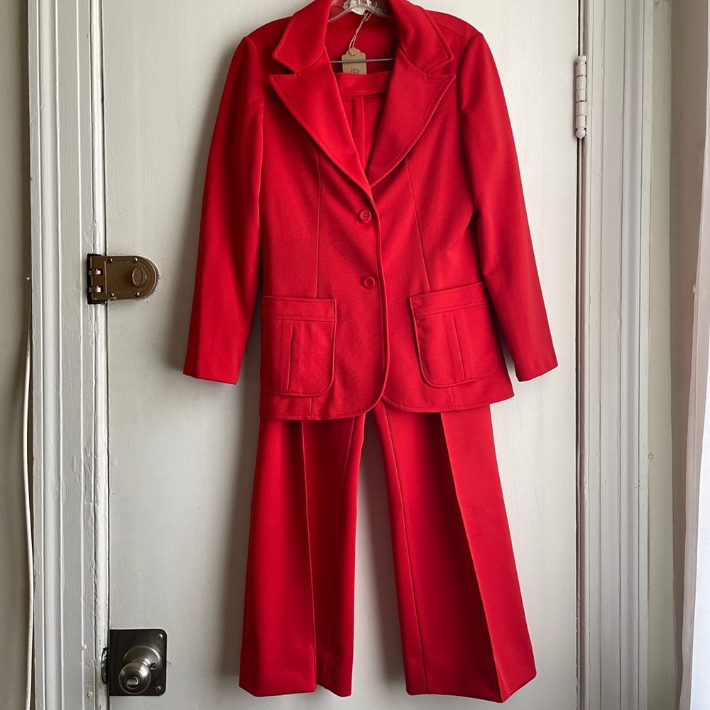 Red Trissi women’s 70s vintage suit